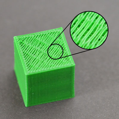 Buracos ou fendas na camada superior da impressão 3D